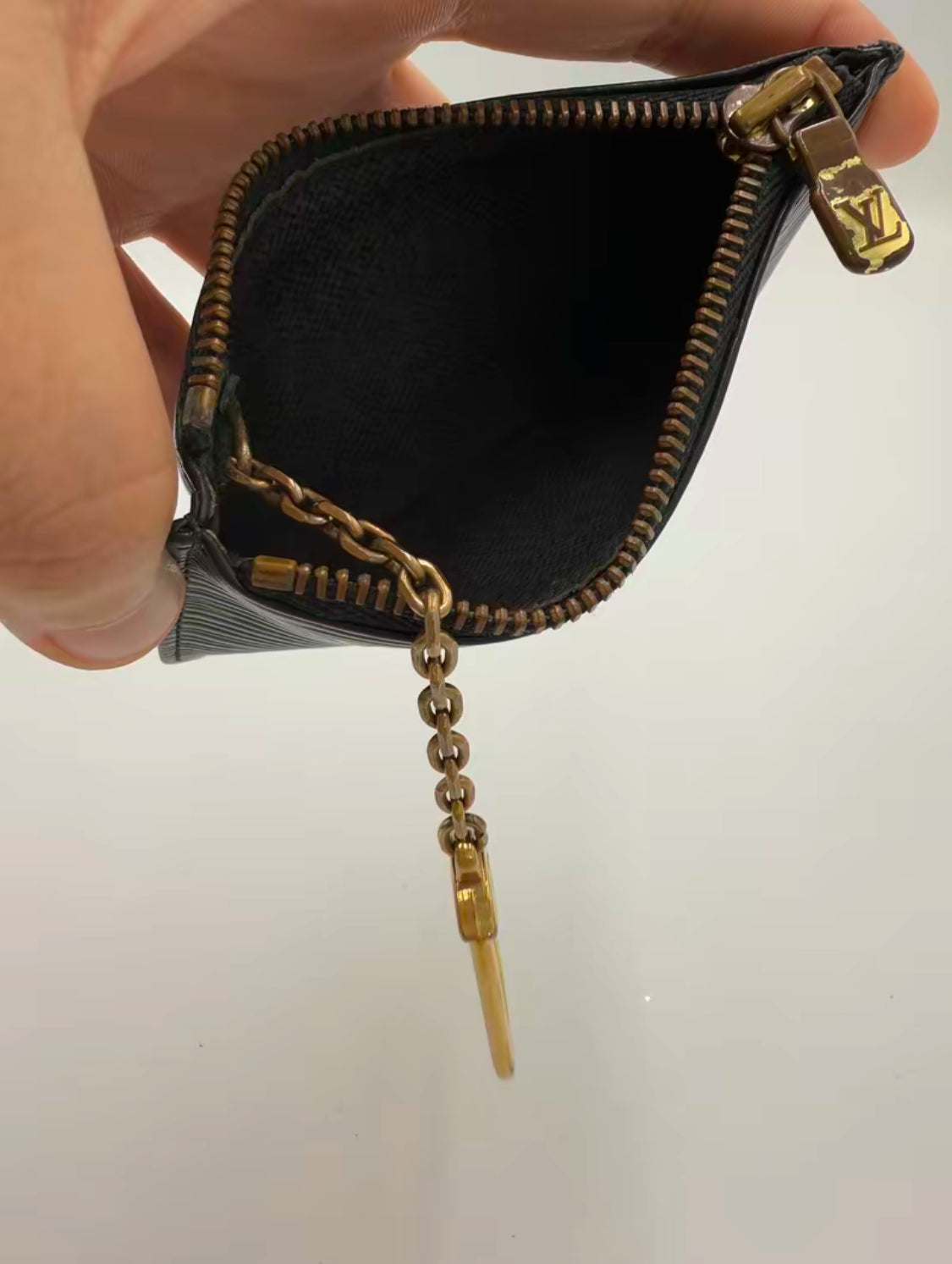 Louis Vuitton Black Epi Leather Key Cles CA0096