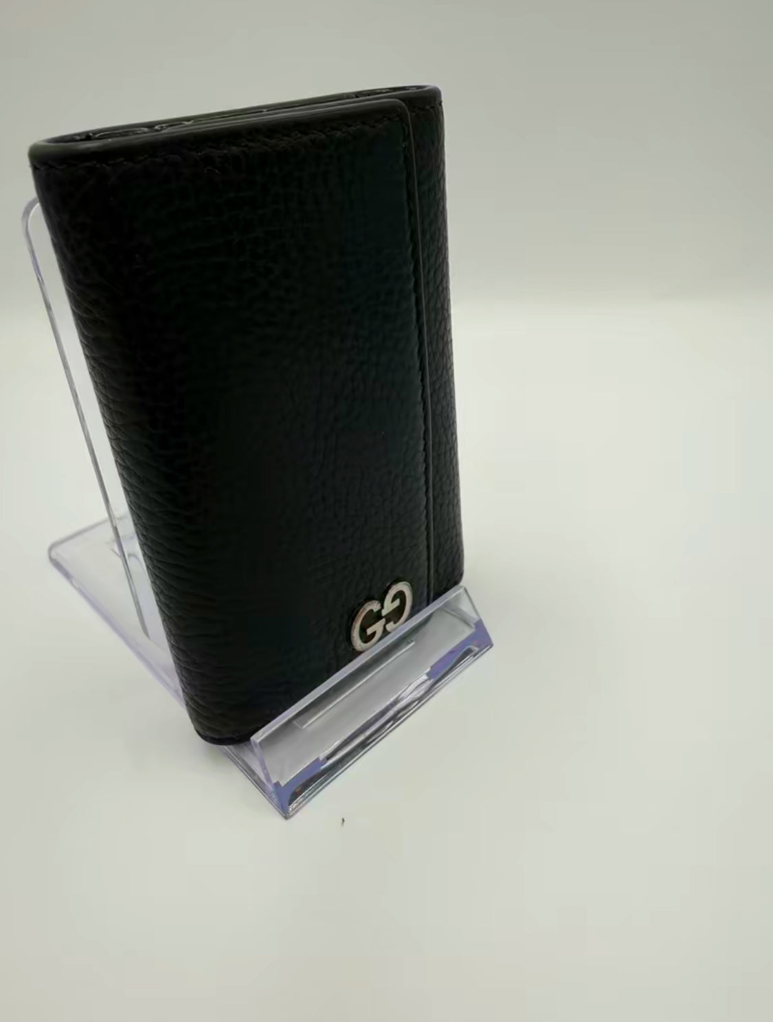 Gucci Black Pebbled Leather 6 Key Holder