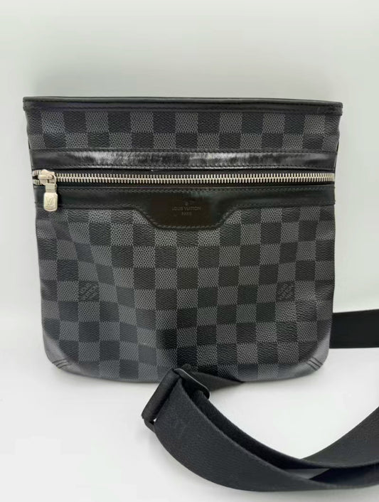 Louis Vuitton Coated Canvas Damier Graphite Crossbody Bag RI0123