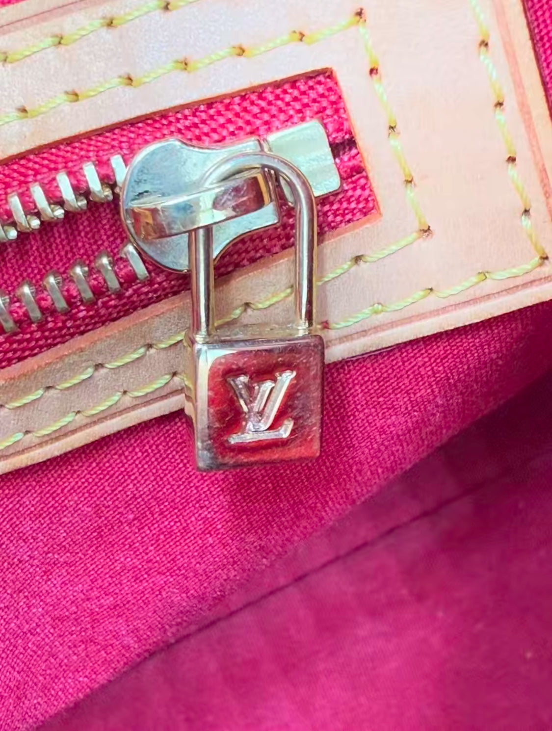 Louis Vuitton Monogram Red Vernis Reade PM MI1006