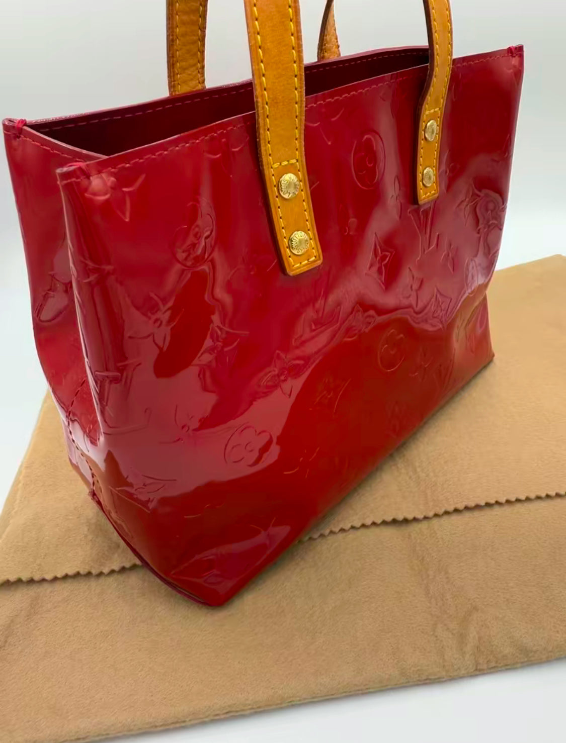 Louis Vuitton Monogram Red Vernis Reade PM MI1006