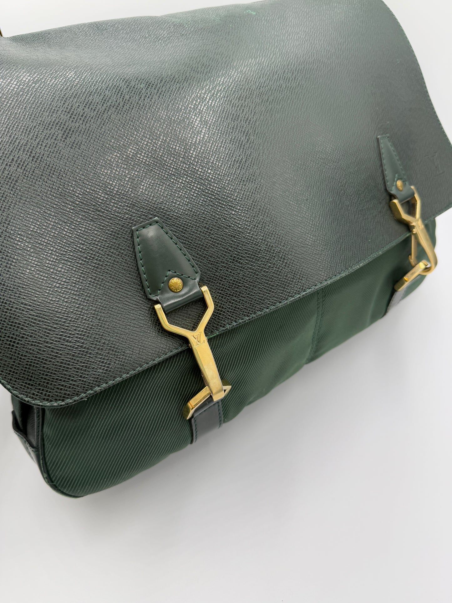 Louis Vuitton Green Taiga Leather Multi-Use Bag SP0042