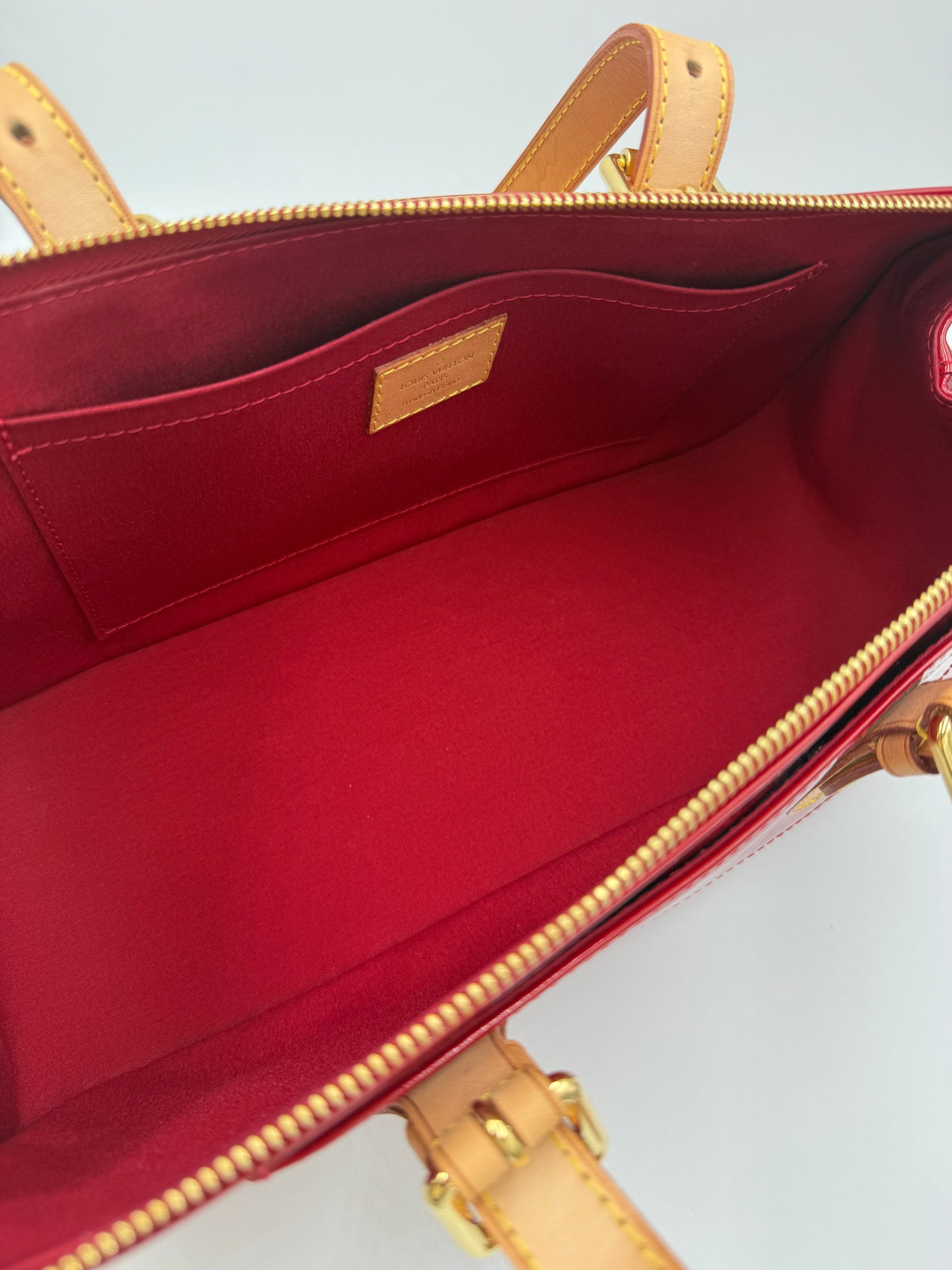 Louis Vuitton Red Patent Leather Vernis Shoulder Bag FL3098